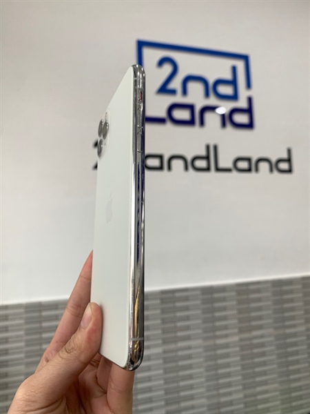 Điện thoại iPhone 11 Promax - LL/A - 256GB - Màu trắng - Pin 100% đã thay - Ngoại hình: 97% - Trầy sườn - Body 1
