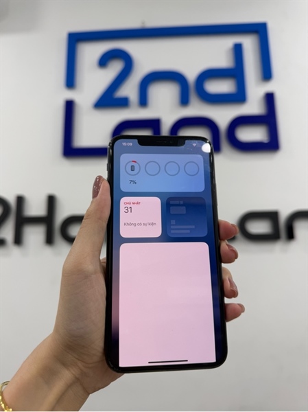 Điện thoại iPhone 11 promax - Máy lock - J/A - IOS 18.6 - 256GB - Màu xanh lá - Pin 100% - Ngoại hình 97% - Màn ép kính , trầy màn , tróc sơn , cấn góc - Kèm sạc 2