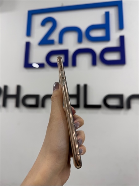 Điện thoại iPhone 11 promax - Máy lock - LL/A - IOS 18.5 - 64GB - Màu vàng - Pin 84% - Ngoại hình 97% - Màn trầy nặng , viền xuống màu nhẹ , tróc sơn - Kèm sạc 1