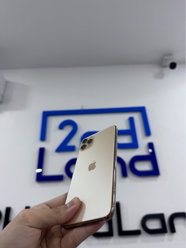 Điện thoại iPhone 11 Promax - VN/A - 64Gb - iOS 18.5 - Màu vàng - Pin thay 100% - Ngoại hình 97% - Viền cam trầy cấn, viền trầy xước nhiều, kính màn xước nhiều, màn có vết đốm mực - Body