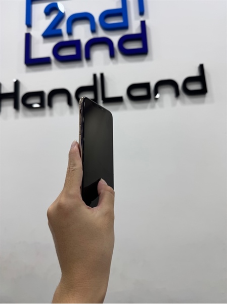 Điện thoại iPhone 11 Promax - X/A - 64GB - IOS 26.2 - Pin 100% thay new - Màu gold - Ngoại hình 97% - Body 2