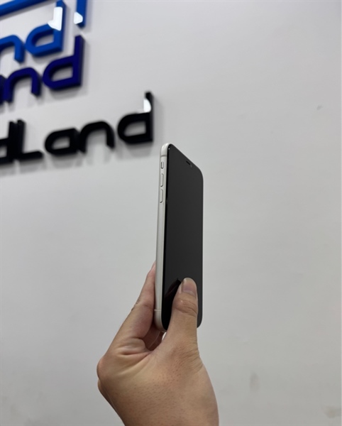 Điện thoại iPhone 11 - VN/A - 128GB - IOS 26.2 - Pin 100% đã thay new - Màu trắng - Ngoại hình 97% - cam sau bể nhẹ - Body 2