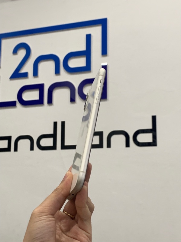 Điện thoại iPhone 11 - VN/A - 128GB - IOS 26.3.1 - Màu trắng - Pin 98% đã thay - Ngoại hình: 97% - Màn ám hồng + phản quang - Body