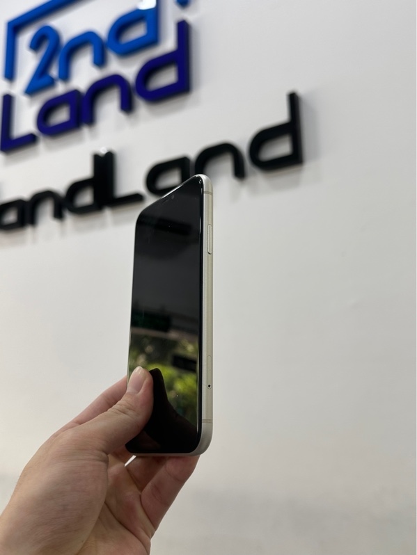 Điện thoại iPhone 11 - VN/A - 128GB - IOS 26.3.1 - Pin 98% đã thay - Màu trắng - Ngoại hình 97% - Viền ám phản quang - Body