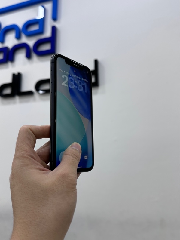 Điện thoại iPhone 11 - VN/A - 128GB - IOS 26.6.1 - Pin 100% thay new - Màu đen - Ngoại hình 97% - Màn ép kính - Body