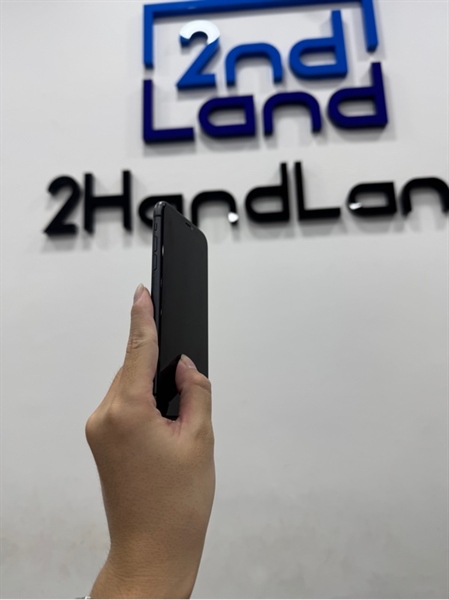 Điện thoại iPhone 11 - VN/A - 64GB - IOS 18.7.2 - Pin 97% đã thay báo không xác định - Màu đen - Ngoại hình 97% - Màn báo không xác định - Body 2