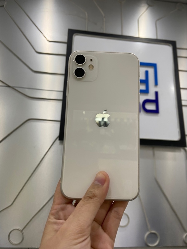 Điện thoại iPhone 11 - VN/A - 64GB - Pin 100% thay new - Màu trắng - Ngoại hình: 96% - Cấn sườn, màn trầy, ám xanh - Body