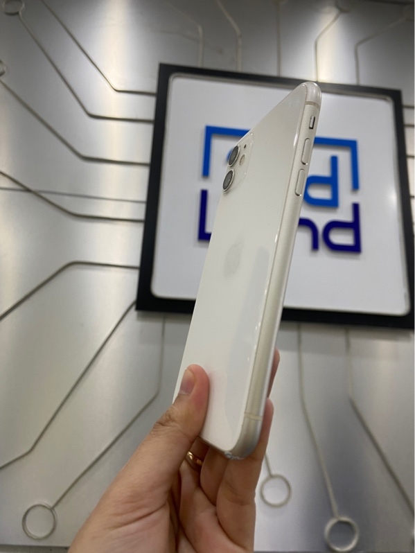Điện thoại iPhone 11 - VN/A - 64GB - Pin 100% thay new - Màu trắng - Ngoại hình: 96% - Cấn sườn, màn trầy, ám xanh - Body