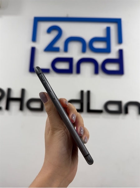 Điện thoại iPhone 11 - VN/A - IOS 17.6.1 - 64GB - Màu đen - Pin 88% - Ngoại hình 97% - Màn ám vàng , hở sáng , phản quang , màn trầy nặng , viền tróc sơn , cấn góc - Kèm sạc 1