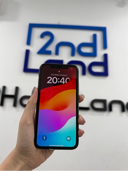 Điện thoại iPhone 11 - VN/A - IOS 17.6.1 - 64GB - Màu đen - Pin 88% - Ngoại hình 97% - Màn ám vàng , hở sáng , phản quang , màn trầy nặng , viền tróc sơn , cấn góc - Kèm sạc 2