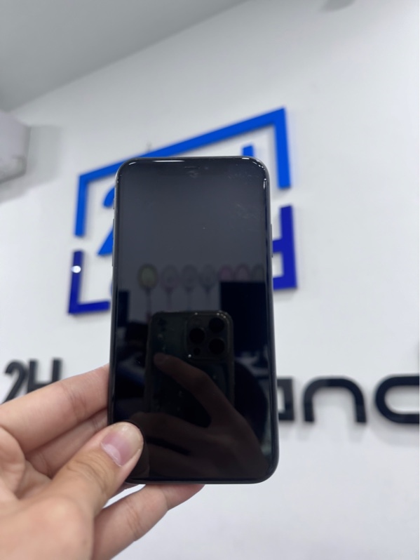 Điện thoại iPhone 11 - ZD/A - ios 26.5.2 - 64gb - Màu xám - Pin 85% - Ngoại hình 97% - Trầy xước, lưng thay - body