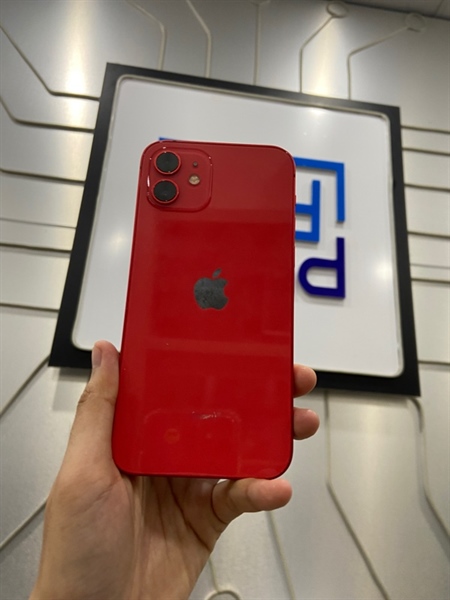 Điện thoại iPhone 12 - LL/A - 64GB - IOS 18.4 - Pin 90% - Màu đỏ - Ngoại hình: 97% - Body