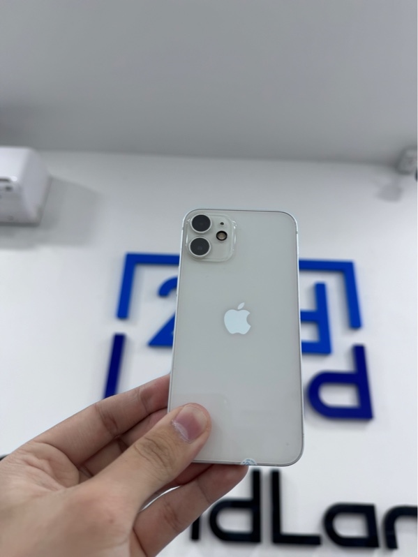 Điện thoại iPhone 12 mini - KH/A - 64gb - ios 26.5 - Màu trắng - Pin 92% - Ngoại hình 97% - Cấn nhẹ, màn đánh kính - Kèm sạc linh kiện