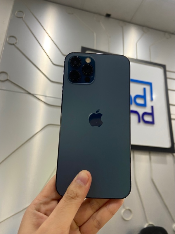 Điện thoại iPhone 12 Pro - 3J/A - 256GB - Pin 100% Thay Linh Kiện - Màu xanh - Ngoại hình: 97.5% - Màn ám vàng viền, đã thay màn , xước viền cam - Body