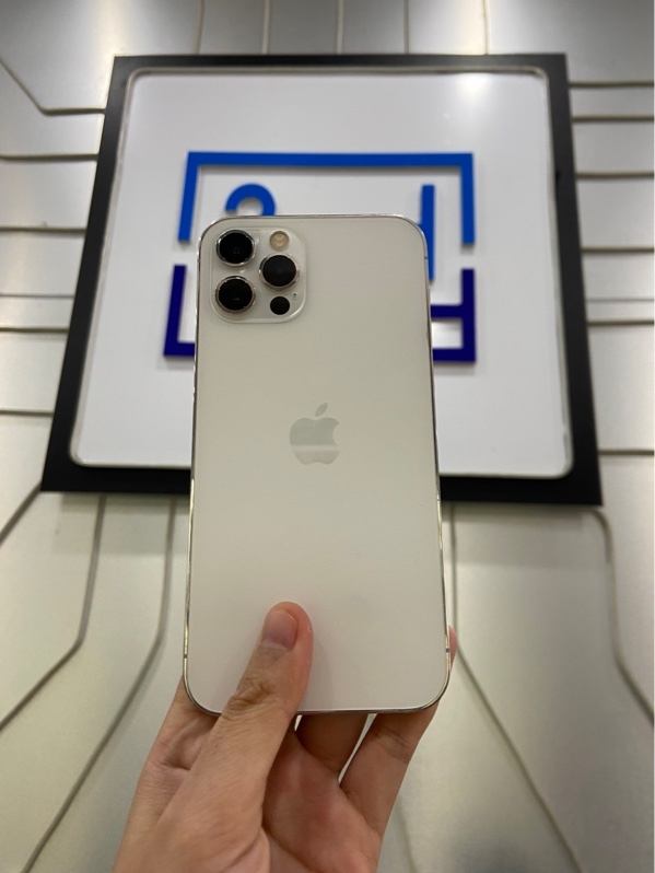 Điện thoại iPhone 12 Pro - J/A - 128GB - IOS 18.6.2 - Pin 93% đã thay - Màu trắng - Ngoại hình: 97% - Xước viền nhiều - Body