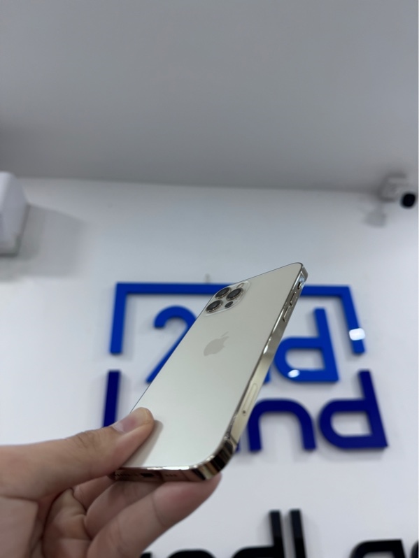 Điện thoại iPhone 12 Pro - KH/A - 256GB - ios 27.0.1 - Màu gold - Pin 100% - Ngoại hình 97% - Xước màn - Body