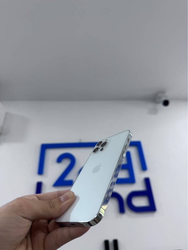 Điện thoại iPhone 12 pro - LL/A - 128Gb - iOS 27.0 - Màu trắng - Pin LKKXD 100% - Ngoại hình 96% -trầy xước - kèm sạc linh kiện