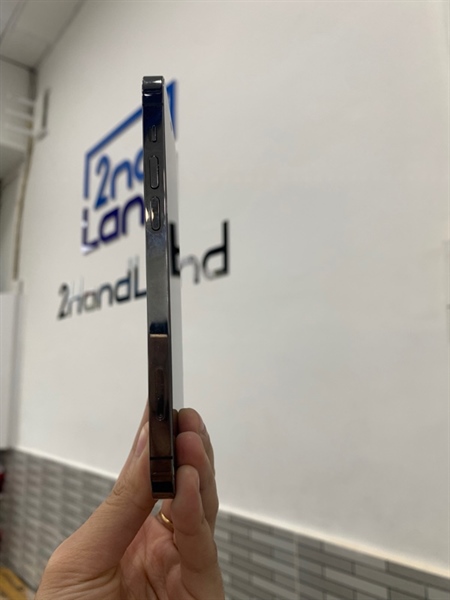 Điện thoại iPhone 12 Pro - LL/A - 128GB - Màu đen - Pin 100% linh kiện - Ngoại hình: 97,5% - Viền sườn chấm bi - Body 1