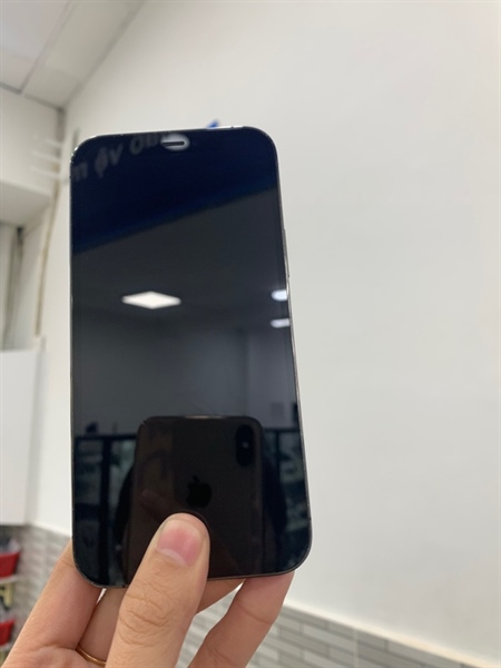 Điện thoại iPhone 12 Pro - LL/A - 128GB - Màu đen - Pin 100% linh kiện - Ngoại hình: 97,5% - Viền sườn chấm bi - Body 2