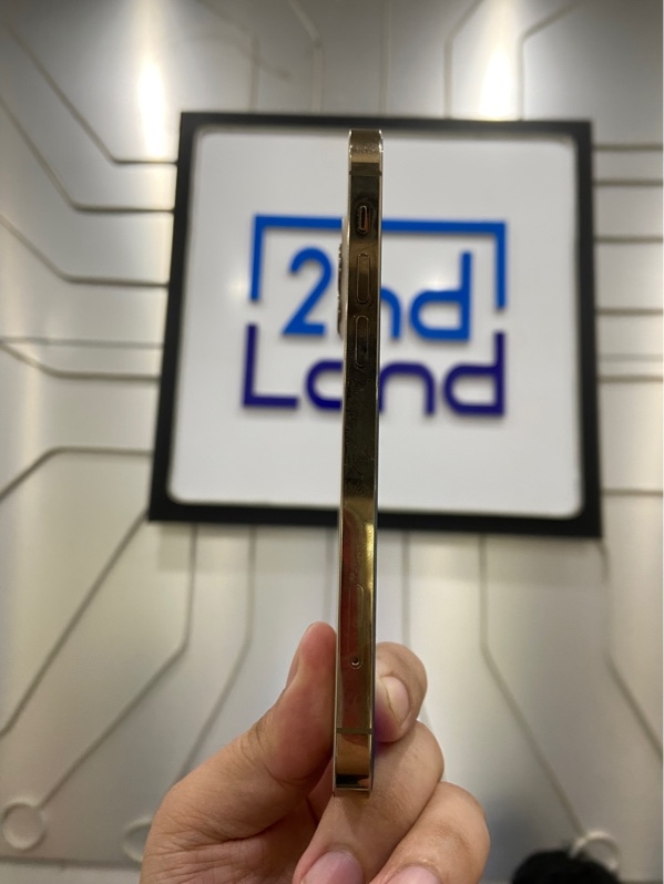 Điện thoại iPhone 12 Pro - LL/A - 128GB - Pin 83% đã thay - Màu Gold - Ngoại hình: 97% - Màn xước nhiều, đánh kính, 1 đốm trắng trêm màn, hư face id, lỗi cam trước, sau - Body