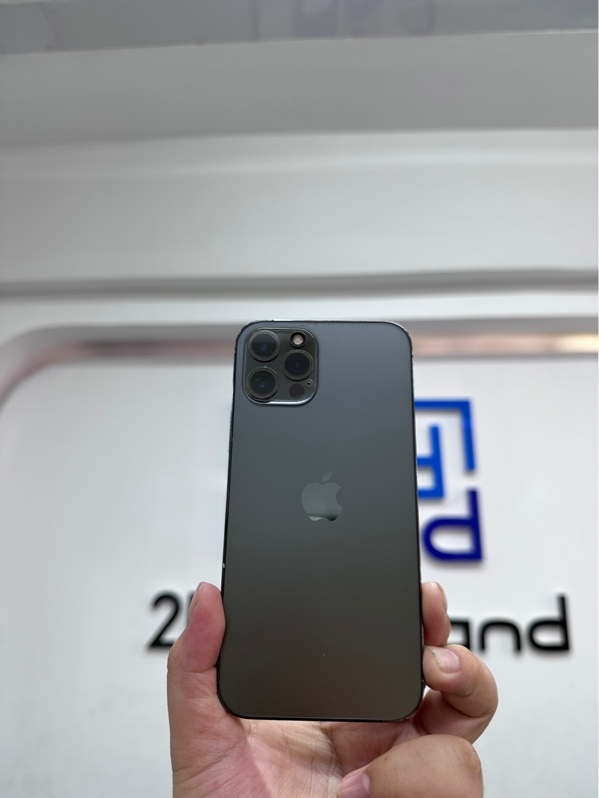Điện thoại iPhone 12 pro - LL/A - IOS 26.6.2 - 128gb - Màu đen - Pin 100% đã thay - Ngoại hình 97% - Cấn sườn, màn xước - Body