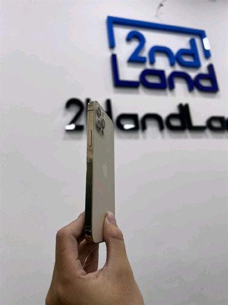 Điện thoại iPhone 12 Pro - VN/A - 128GB - IOS 18.5 - Pin 100% thay new - Màu vàng - Ngoại hình 97% - màn xước - Body 1