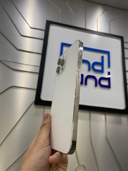 Điện thoại iPhone 12 Promax - KH/A - 128GB - IOS 26.0.1 - Pin 100% thay new - Màu trắng - Ngoại hình: 97% - Body 1