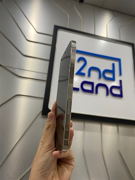Điện thoại iPhone 12 Promax - LL/A - 128GB - IOS 18.4 - Pin 100% thay new - Màu trắng - Ngoại hình: 96% - Màn hồng đốm, đã thay lưng - Body 2