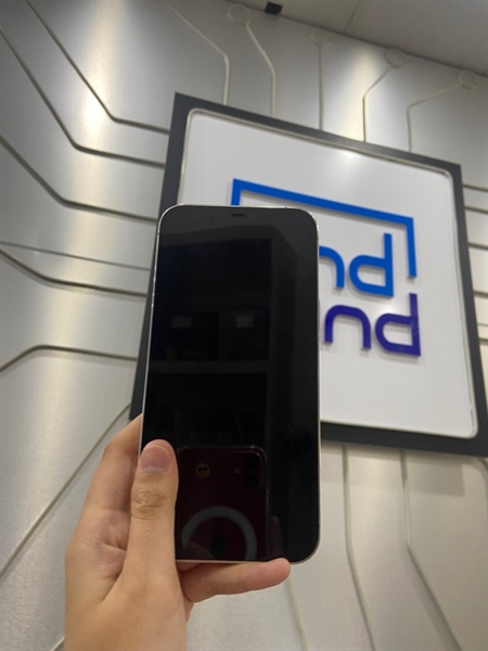 Điện thoại iPhone 12 Promax - LL/A - 128GB - IOS 18.4 - Pin 100% thay new - Màu trắng - Ngoại hình: 96% - Màn hồng đốm, đã thay lưng - Body 3