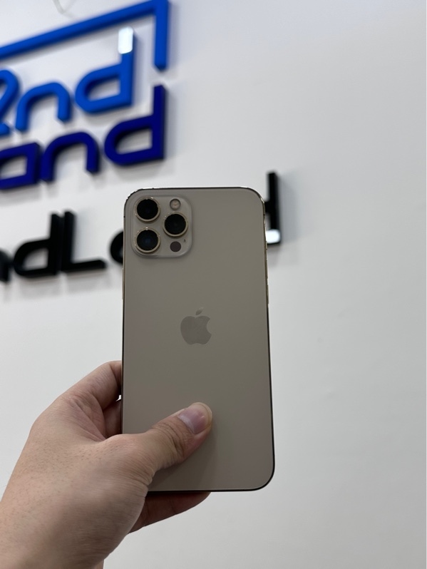 Điện thoại iPhone 12 Promax - LL/A - 128GB - IOS 18.6.2 - Pin 97% đã thay - Màu Gold - Ngoại hình 97% - Mẻ lưng góc nhẹ - Body