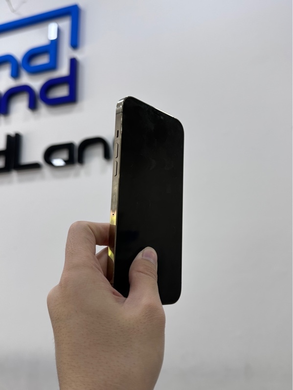 Điện thoại iPhone 12 Promax - LL/A - 128GB - IOS 18.6.2 - Pin 97% đã thay - Màu Gold - Ngoại hình 97% - Mẻ lưng góc nhẹ - Body