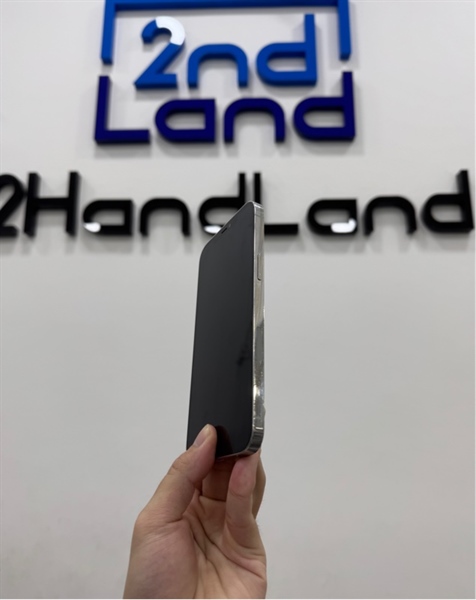 Điện thoại iPhone 12 Promax - LL/A - 128GB - IOS 26.1 - Pin 100% - Màu trắng - Ngoại hình 97% - Camera đốm bụi nhẹ - Body 1