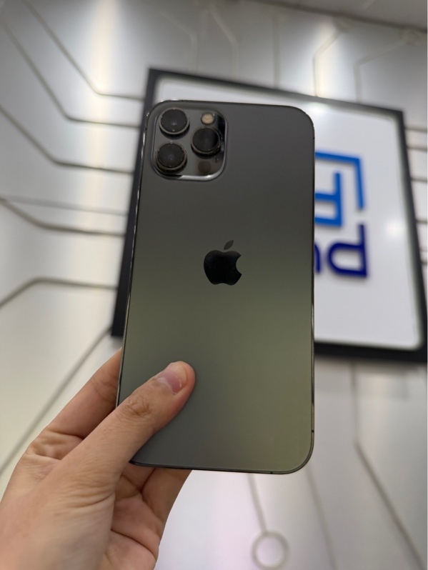 Điện thoại iPhone 12 Promax - LL/A - 128GB - Pin 88% - Màu xám - Ngoại hình: 97% - Trầy sườn nhiều, ép kính - Body