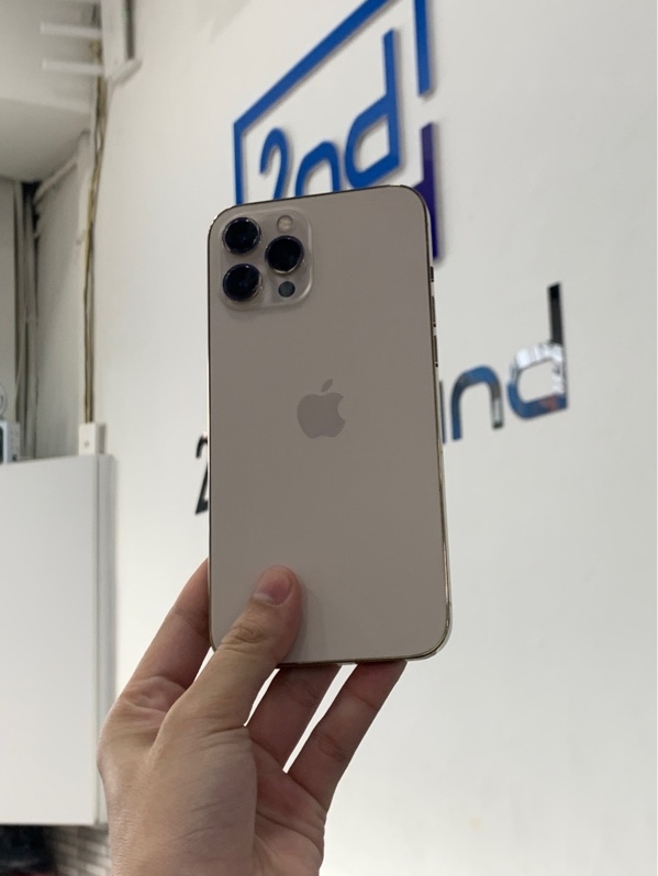 Điện thoại iPhone 12 promax - LL/A - 256GB - Màu vàng gold - Pin thay 96% - Ngoại hình: 98% - Thay màn chính hãng, thay camera chính hãng - Body