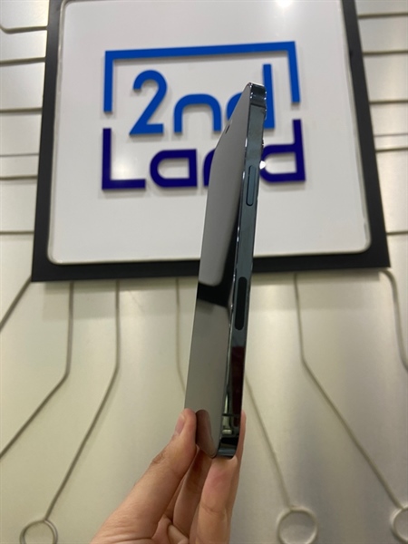 Điện thoại iPhone 12 Promax - LL/A - 256GB - Pin 100% thay new - Màu xanh - Ngoại hình: 98% - Lưng thay, ép kính, cam sau trầy cấn viền, kính cam xước 1 vết - Body 2