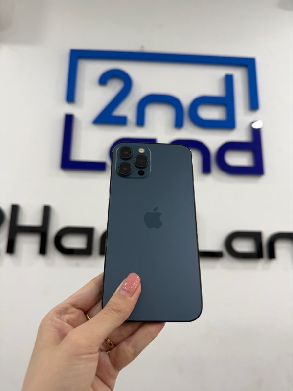 Điện thoại iPhone 12 promax - LL/A - IOS 18.6 - 128GB - Màu xanh - Pin linh kiện 100% - Ngoại hình 97% - Màn ép kính , trầy xước - Kèm sạc