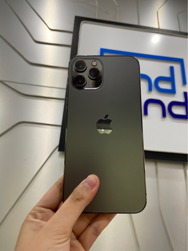 Điện thoại iPhone 12 ProMax - VN/A - 256GB - Pin 84% - Màu đen - Ngoại hình: 97% - Viền vàng nhẹ, màn xước dăm, thân xước - Body