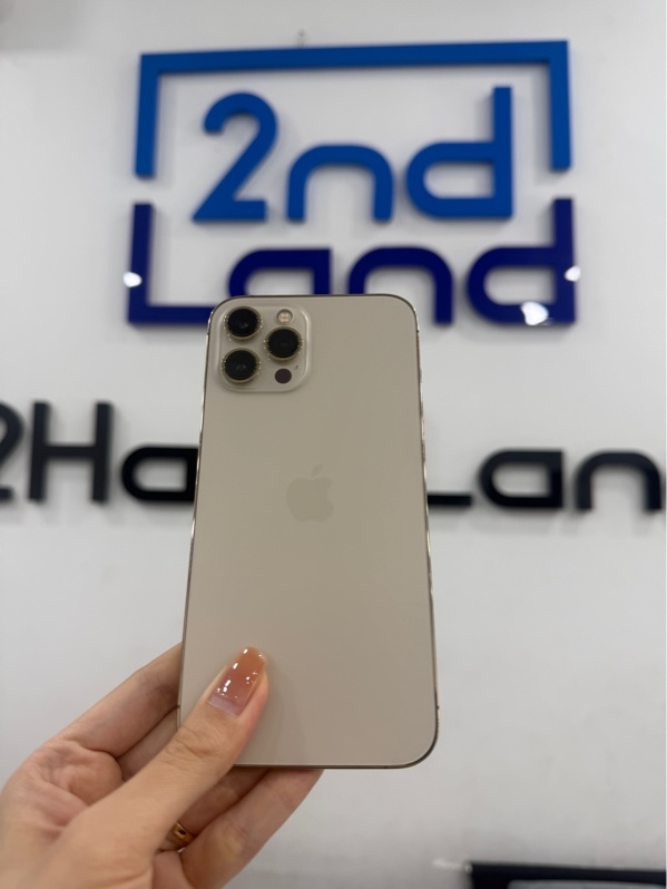Điện thoại iPhone 12 Promax - VN/A - IOS 18.7.7 - 256GB - Màu vàng - Pin thay 100% - Ngoại hình 97% - viền trầy xước , kính cam trầy , cam đốm , màn trầy , ép kính - Body