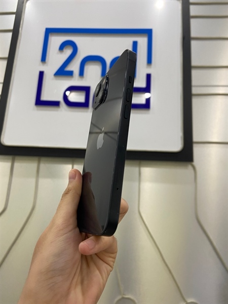 Điện thoại iPhone 13 - LL/A - 128GB - IOS 18.6.2 - Pin 100% thay new - Màu đen - Ngoại hình: 97% - Kính trầy - Body 1