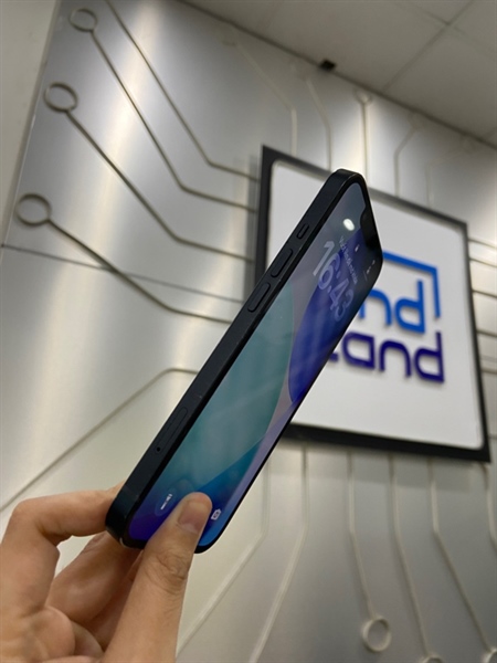 Điện thoại iPhone 13 - LL/A - 128GB - Sim lock - IOS 26.1 - Pin 84% - Màu xanh - Ngoại hình: 97% - Ép kính - Body 3