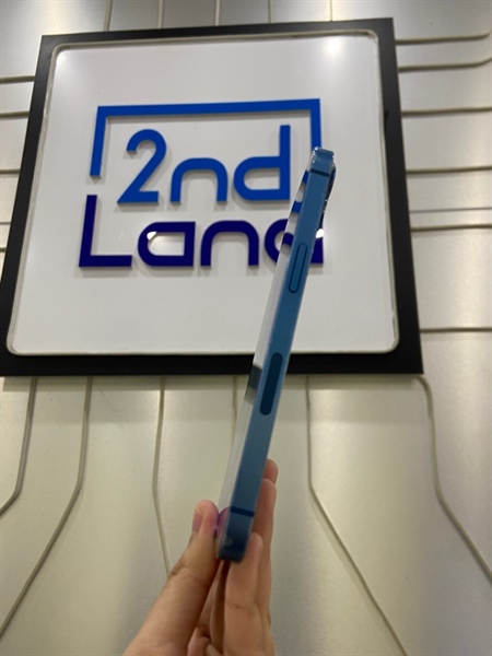 Điện thoại iPhone 13 - LL/A - 128GB - Sim vật lý - Pin 100% thay new - Màu xanh dương - Ngoại hình: 97% - Kính trầy - Body 2