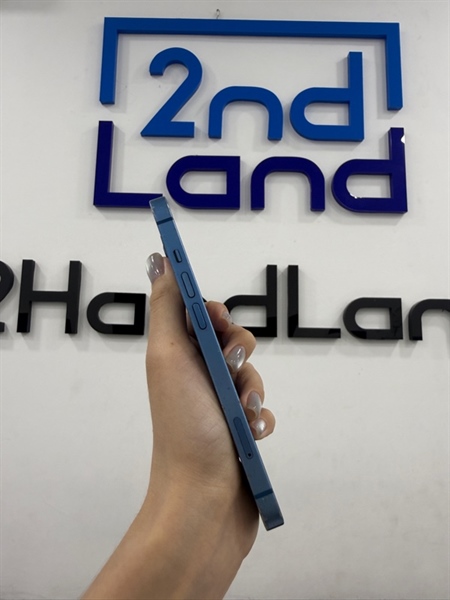Điện thoại iPhone 13 - LL/A - IOS 17.6.1 - 128GB - Màu xanh - Pin thay 100% - Ngoại hình 97% - Màn xước dăm , lưng trầy , cấn móp nặng , cam trầy , viền trầy - Body 1