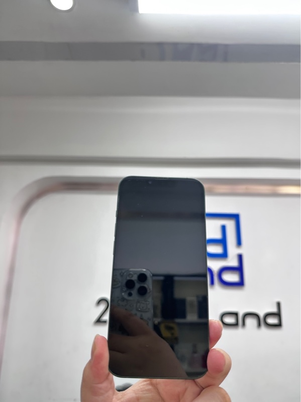 Điện thoại iPhone 13 - LL/A - IOS 26.6.1 - 128GB - Màu xanh lá - Pin thay 100% - Ngoại hình 97.5% - Body