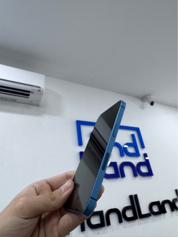 Điện thoại iPhone 13 - LL/A - ios 26.6 - 256Gb - Màu xanh - Pin thay 100% - Ngoại hình 97% - Viền trầy xước, phai màu - Body