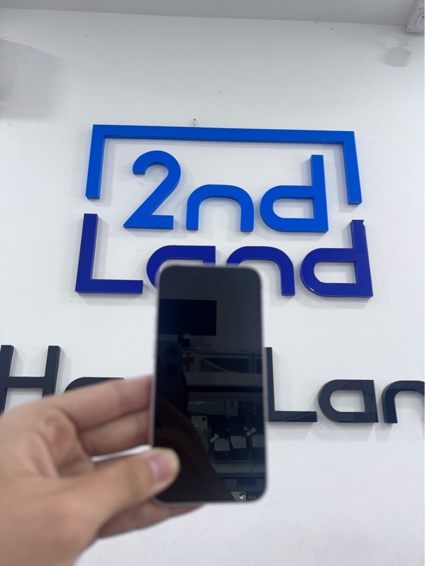 Điện thoại iPhone 13 mini - KH/A - ios 26.5 - 128GB - Màu hồng - Pin thay 100% - Ngoại hình 96% - Màn đánh kính nhẹ , màn trầy ,viền trầy xước nhiều, cấn góc - Kèm sạc linh kiện