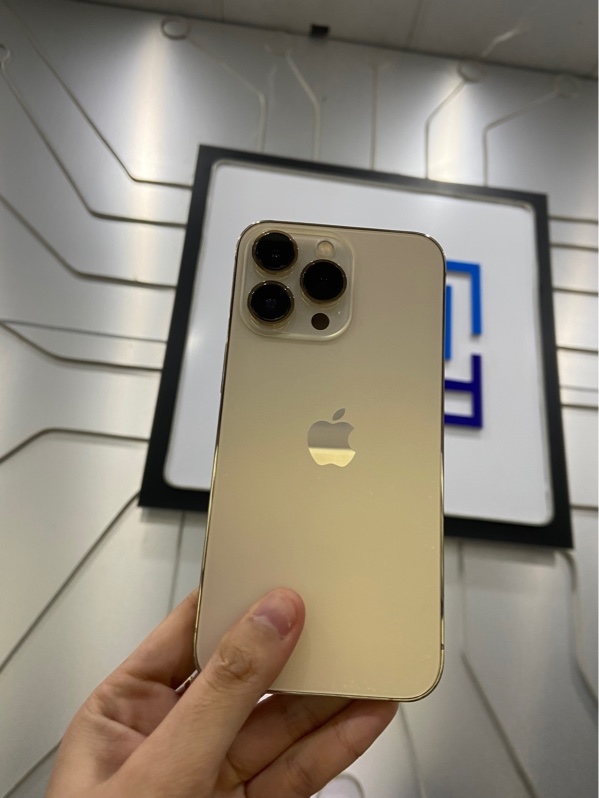 Điện thoại iPhone 13 Pro - KH/A - 256GB - Pin linh kiện - Màu vàng - Ngoại hình: 97% - Đã thay màn linh kiện rẻ tiền, thay vỏ, màn ám hồng, bụi trong, cam nhiều đốm - Body - không bảo hành