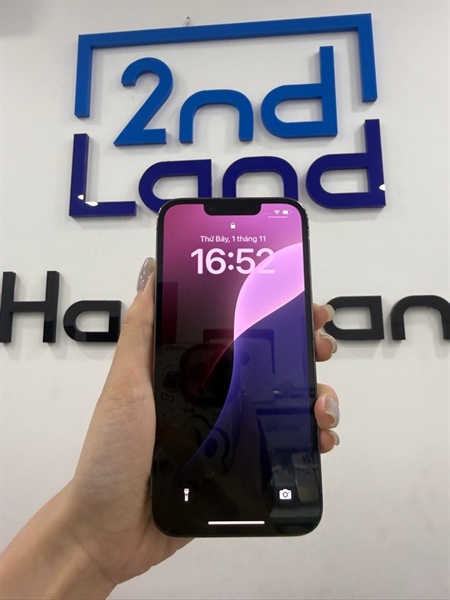 Điện thoại iPhone 13 pro - KH/A - IOS 18.5 - 128GB - Màu xám - Pin thay LKKXĐ 100% - Ngoại hình 97% - Màn ép kính , viền xước , cấn góc - Kèm sạc 2