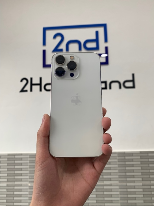 Điện thoại iPhone 13 Pro - LL/A - 128GB - Màu bạc - Đã thay vỏ - Pin đã thay 87% chu kì sạc 1319 lần - Ngoại hình: 97% - Body