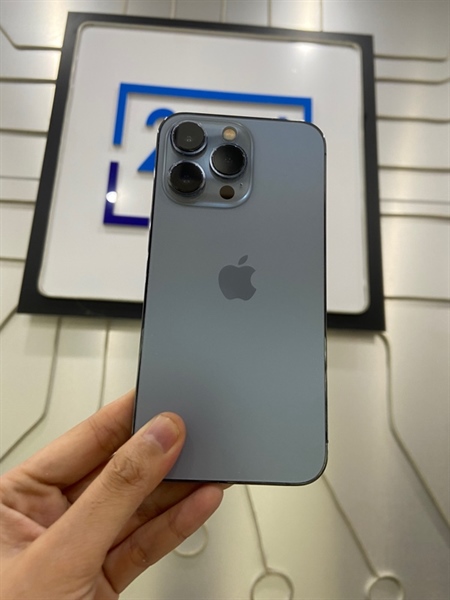 Điện thoại iPhone 13 Pro - LL/A - 128GB - Pin 100% - Màu xanh - Ngoại hình: 98% - Màn xước dăm + ép kính, đã thay kính cam , màn ám viền nhẹ - Body