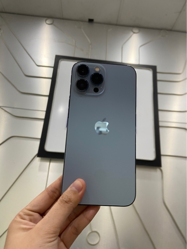 Điện thoại iPhone 13 Promax - IOS 18.6.2 - VN/A - 1TB - Pin 100% thay new - Màu xanh - Ngoại hình: 97% - Sườn trầy, màn trầy nhiều, màn lưu ảnh nặng - Body